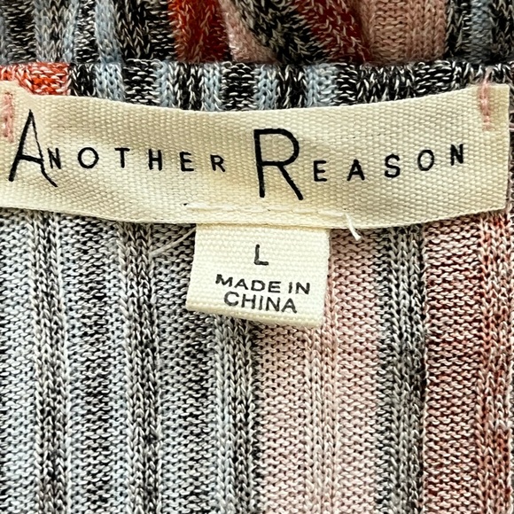 Another Reason Women’s Sleeveless Vertical Striped Top - Size Large - Picture 8 of 8